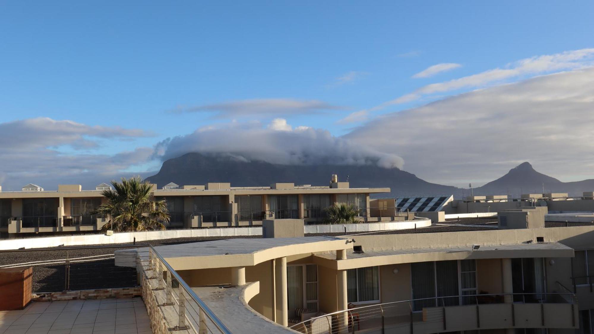 Lagoon Beach Hotel Apartments Cape Town Exterior photo