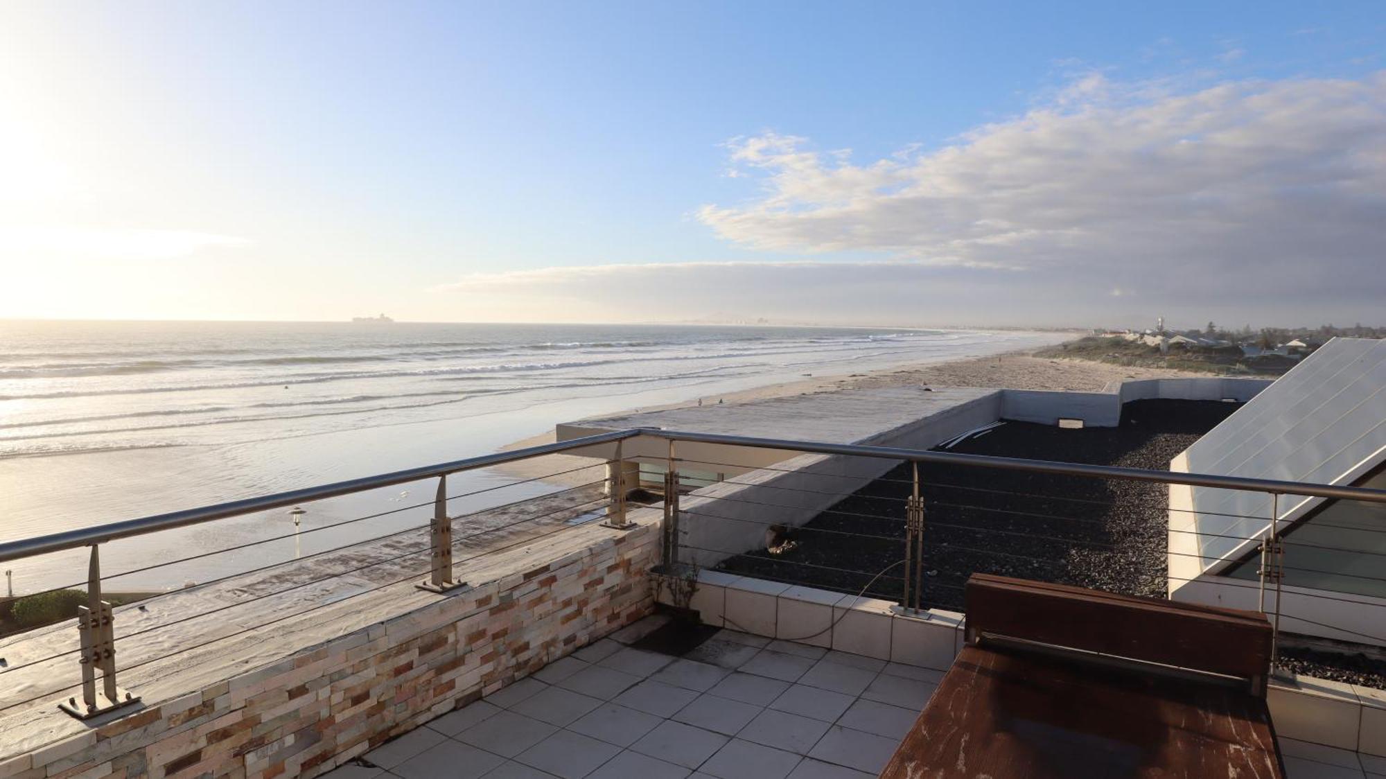 Lagoon Beach Hotel Apartments Cape Town Exterior photo
