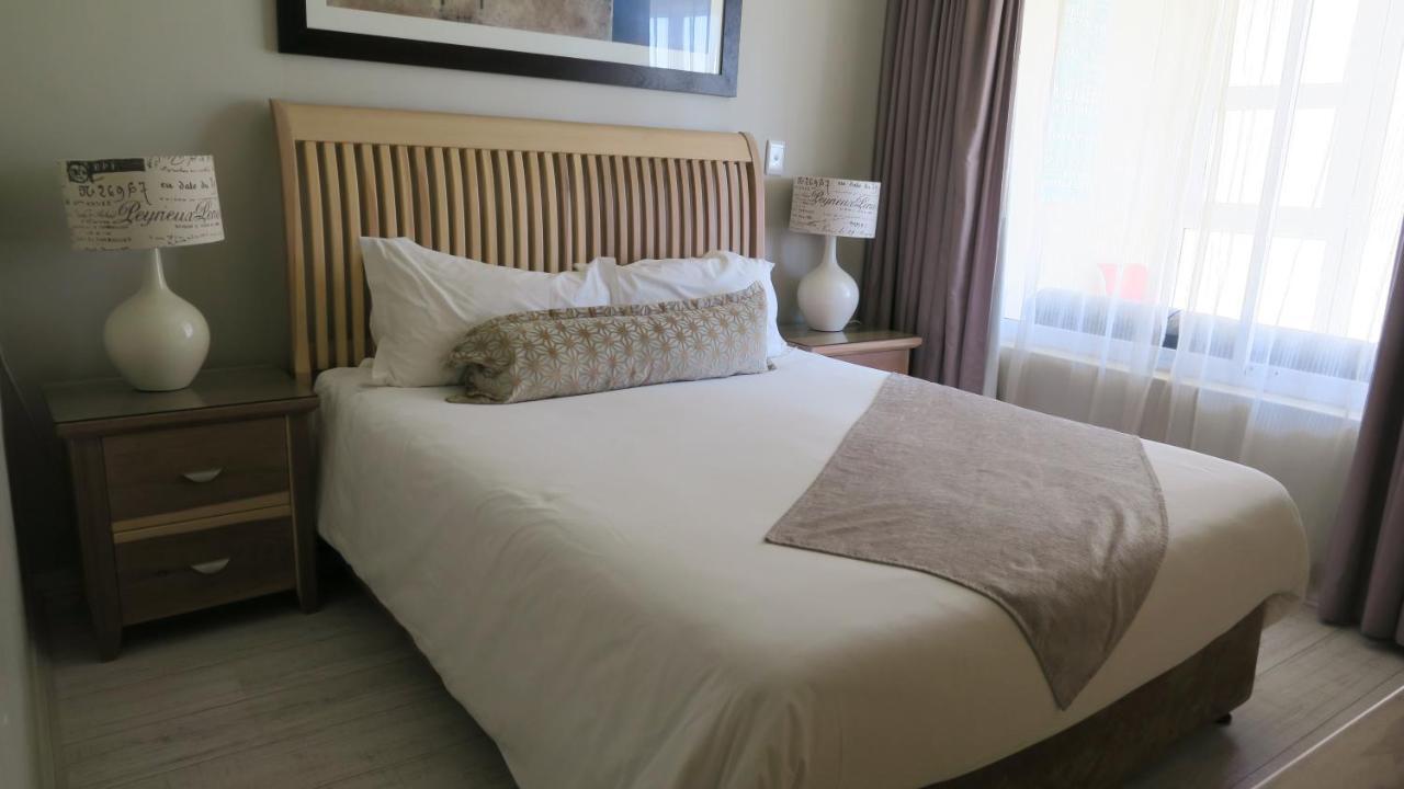 Lagoon Beach Hotel Apartments Cape Town Exterior photo