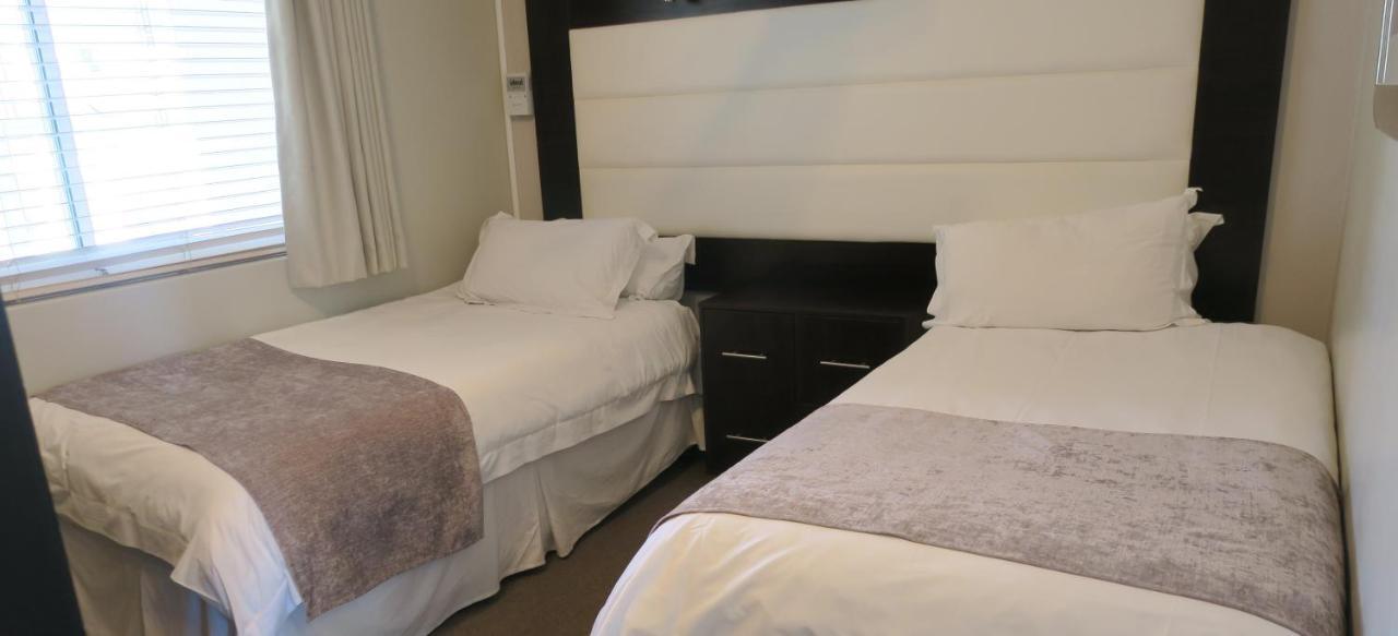 Lagoon Beach Hotel Apartments Cape Town Exterior photo